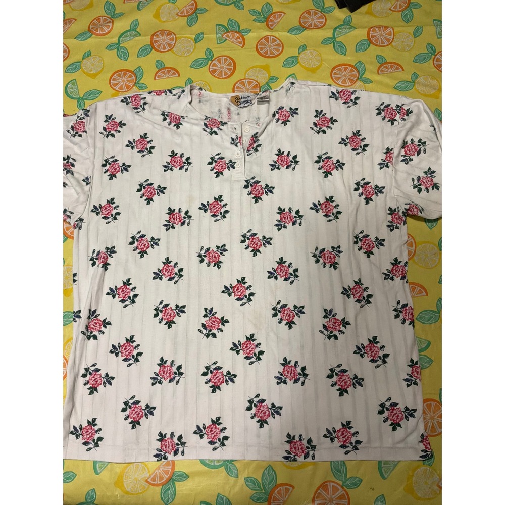 Cottagecore Womens Southern Classics Floral Henley Top 22W/24W‎ White Red Rose